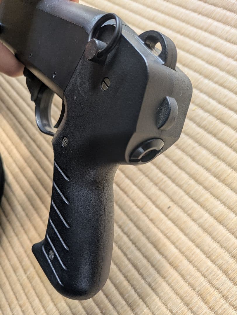 東京マルイ スパス12 エアコッキングショットガン18才スリングベルト・粗品付き