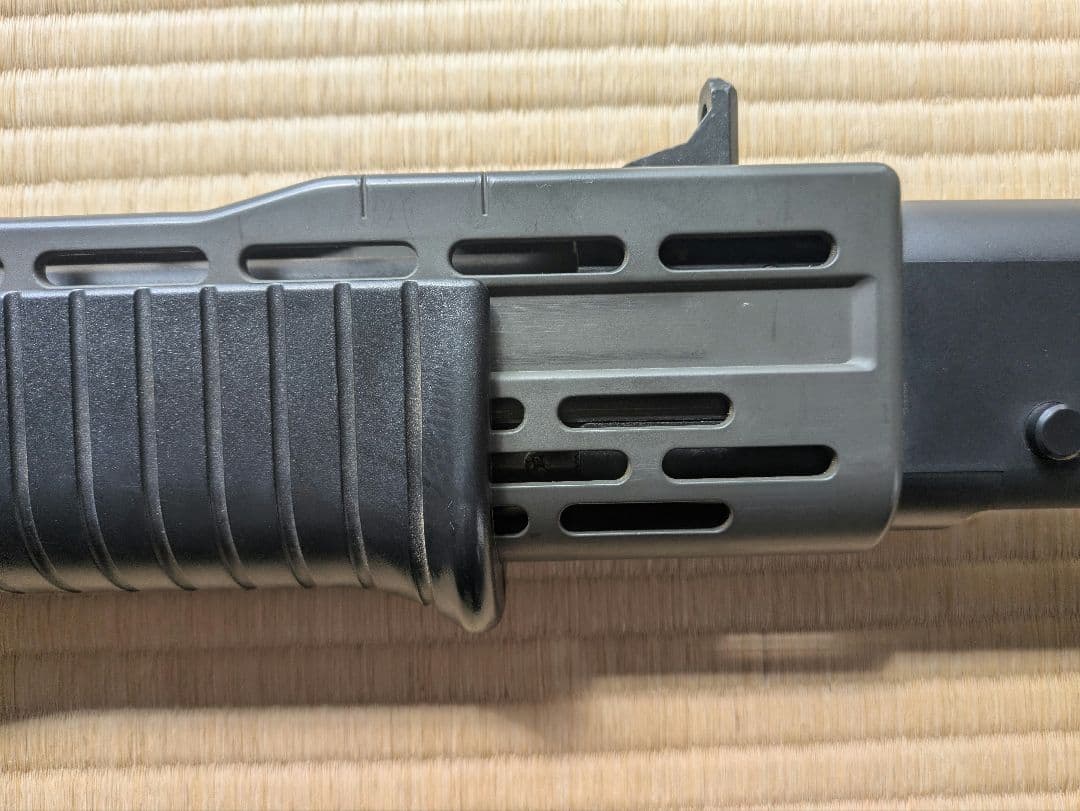 東京マルイ スパス12 エアコッキングショットガン18才スリングベルト・粗品付き