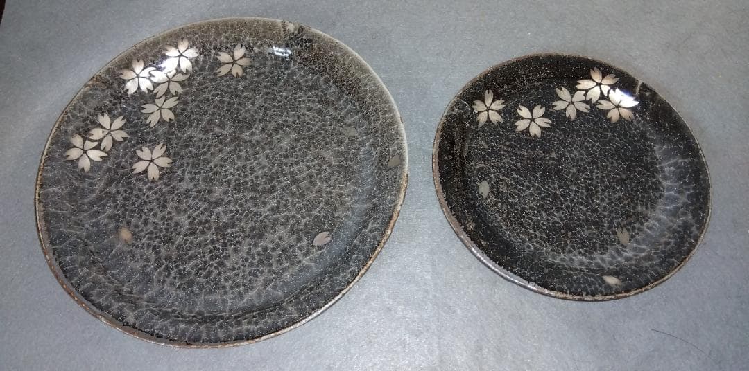 美濃焼の名工 三浦繁久作品　鼠志野桜紋様の向付け中鉢と中皿と大皿 の三種類