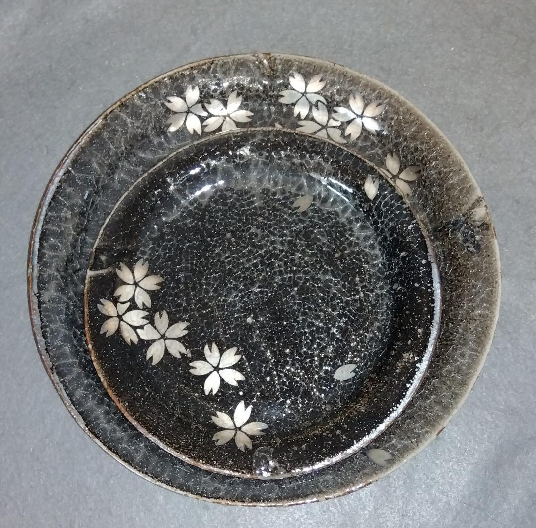美濃焼の名工 三浦繁久作品　鼠志野桜紋様の向付け中鉢と中皿と大皿 の三種類