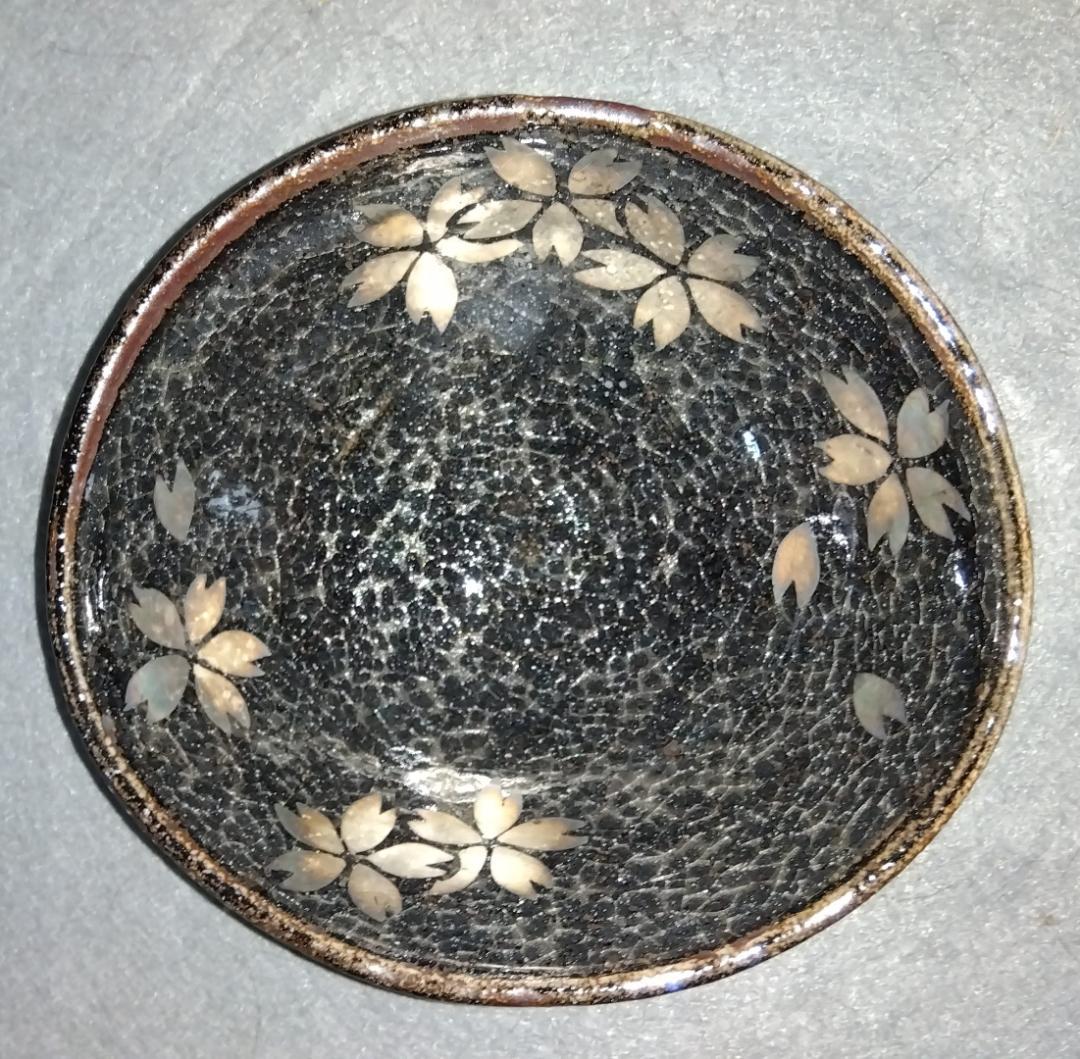 美濃焼の名工 三浦繁久作品　鼠志野桜紋様の向付け中鉢と中皿と大皿 の三種類