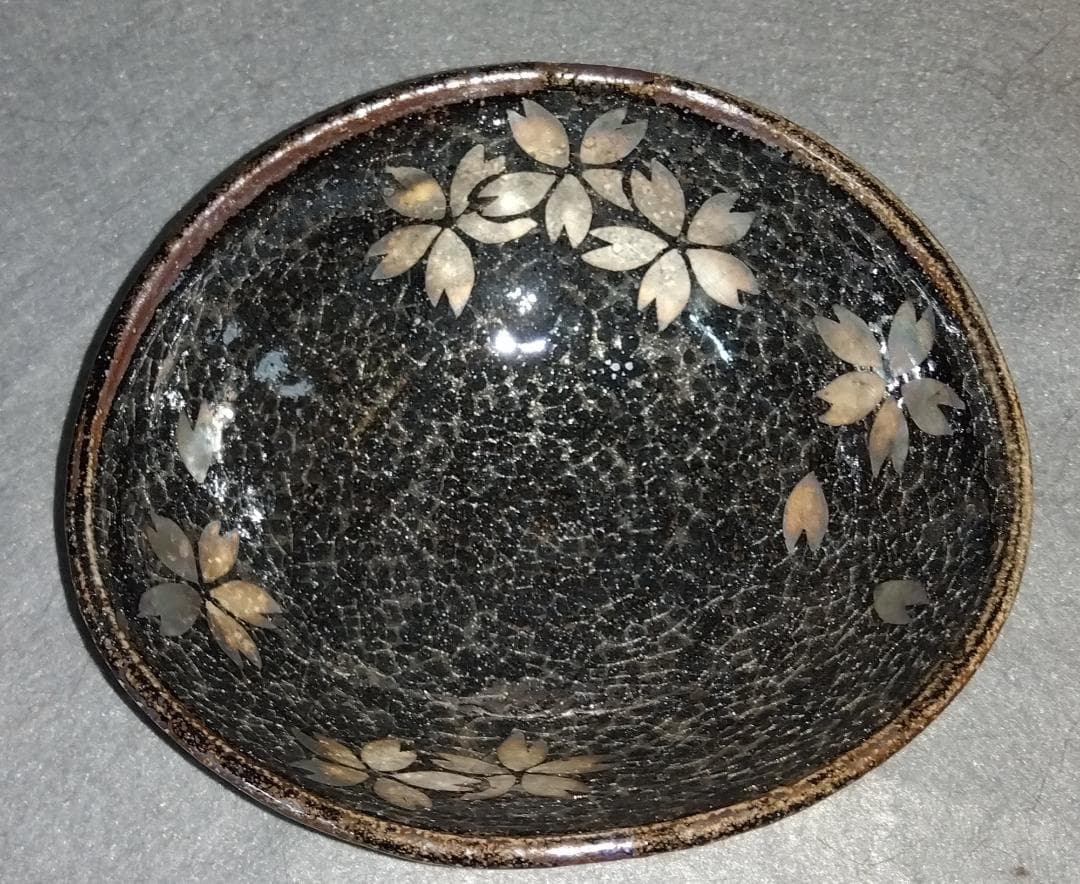 美濃焼の名工 三浦繁久作品　鼠志野桜紋様の向付け中鉢と中皿と大皿 の三種類