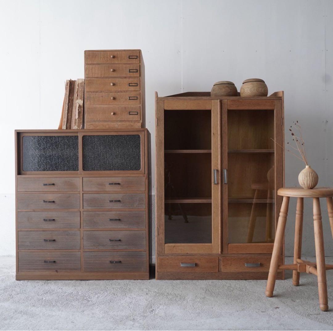 丸座面のスツール