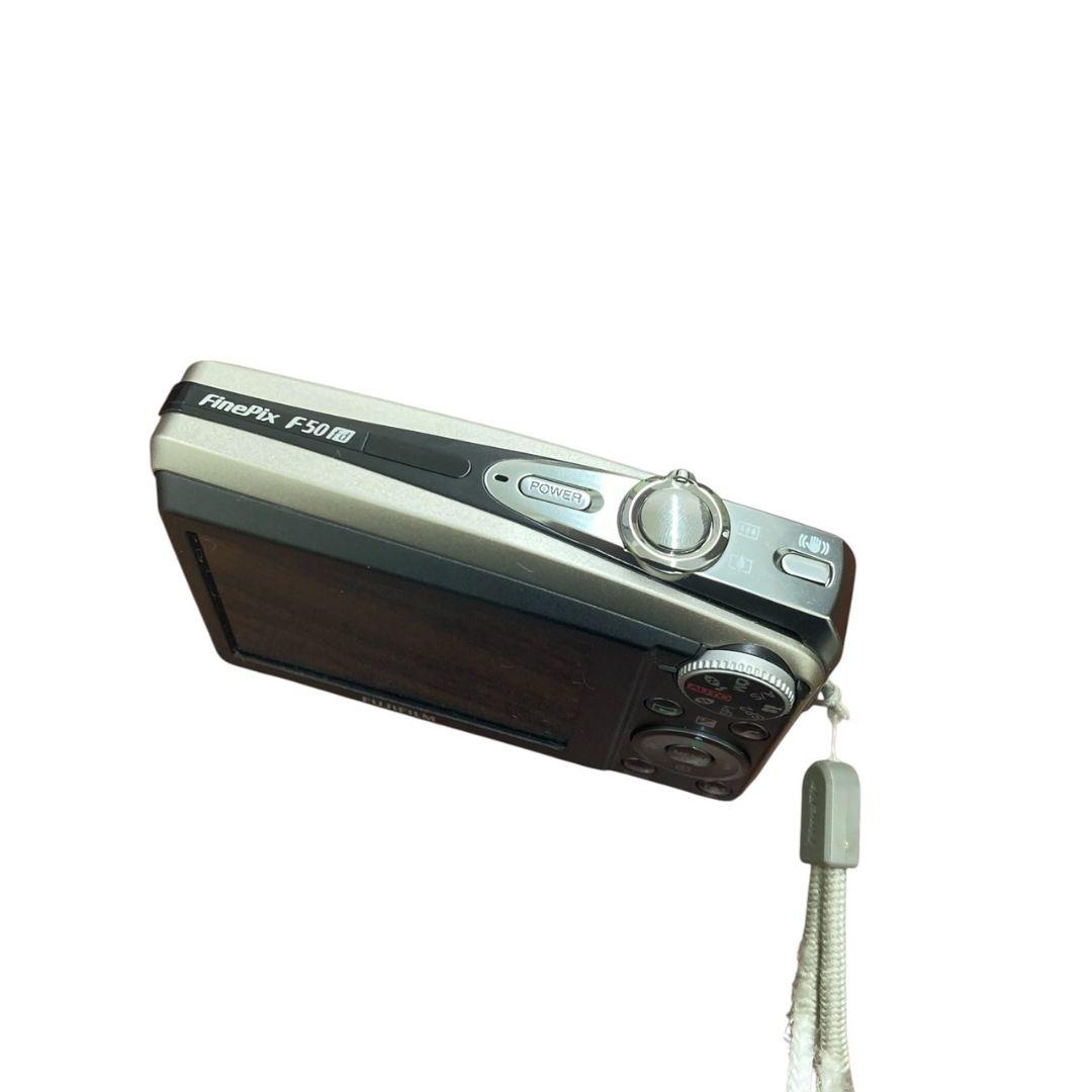 す*ず様 O19940 Fujifilm FinePix F50fd デジカメ