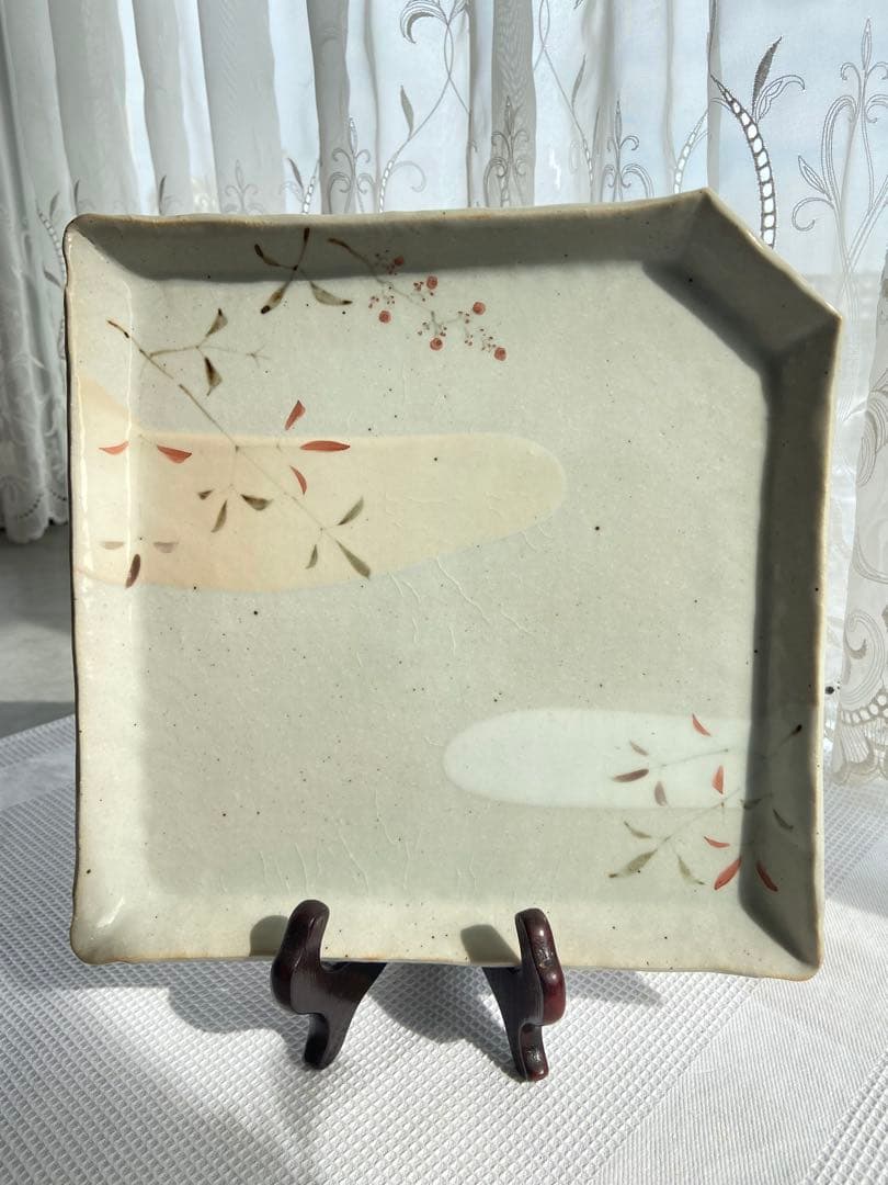 【はちのす陶房】　大皿　プレート　南天のデザイン　三浦順一・裕樹子　作