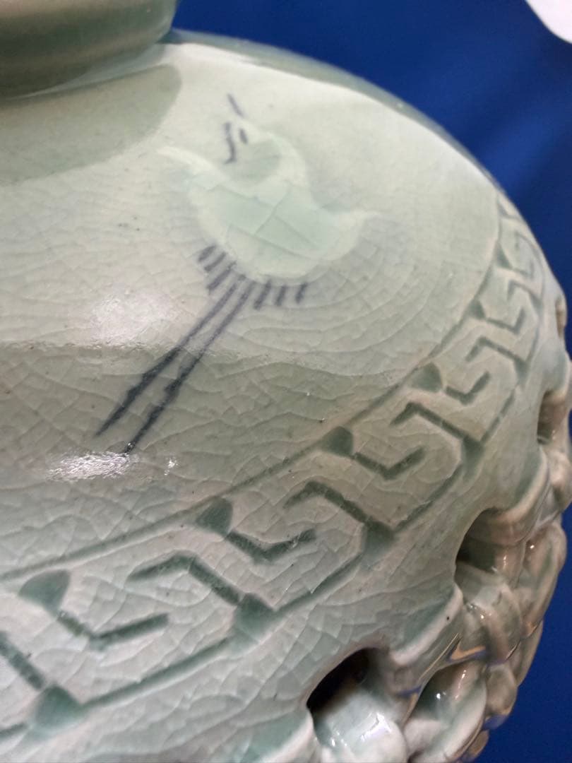 高麗青磁の網目透かし彫二重胴花瓶