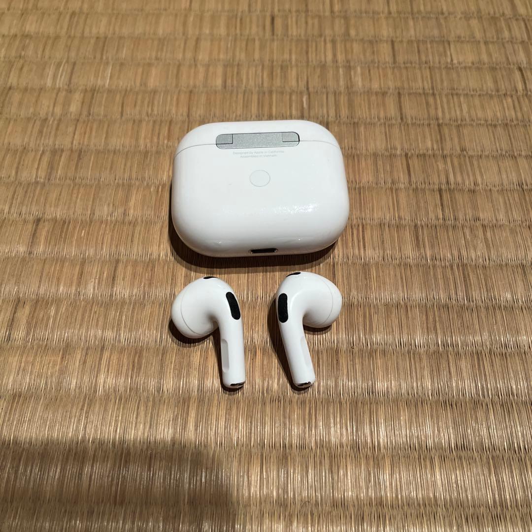 AirPods本体 充電ケース付き 第三世代