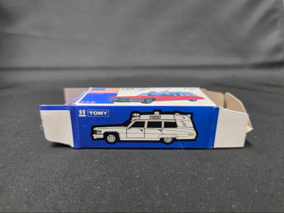 トミカ青箱F60キャデラック救急車(日本製)