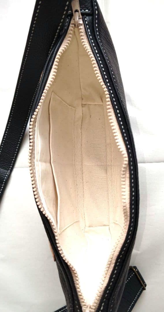 牛革ボディーバック①