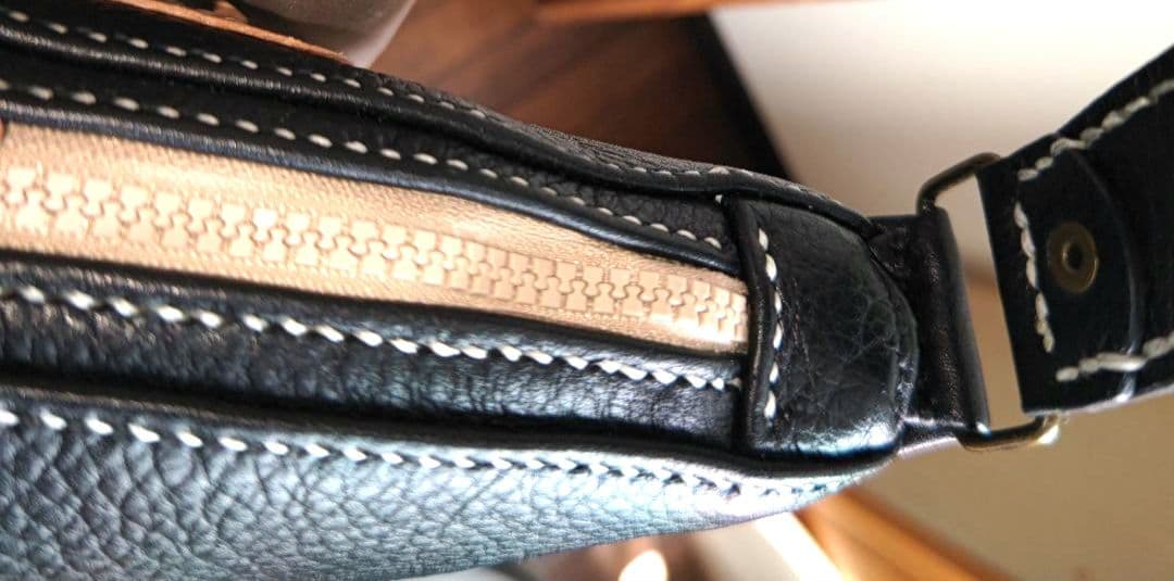 牛革ボディーバック①