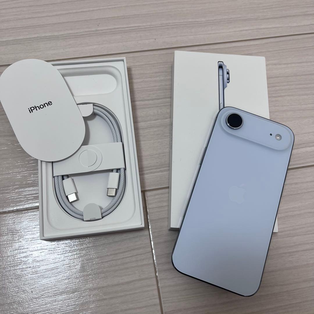 iPhone Air 256G 本体　スカイブルー カバー付き