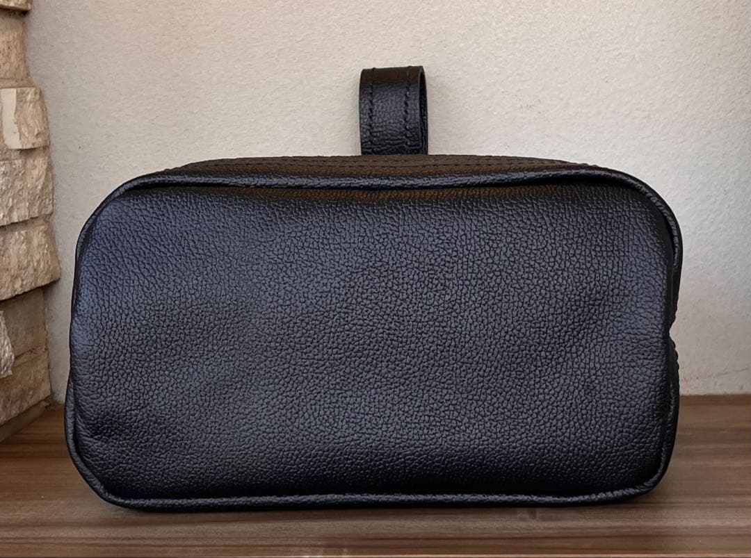 黒のシュリンクレザートートバッグ