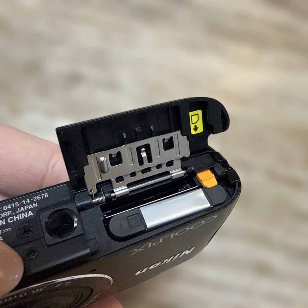 Nikon COOLPIX S3700 コンパクトデジタルカメラ