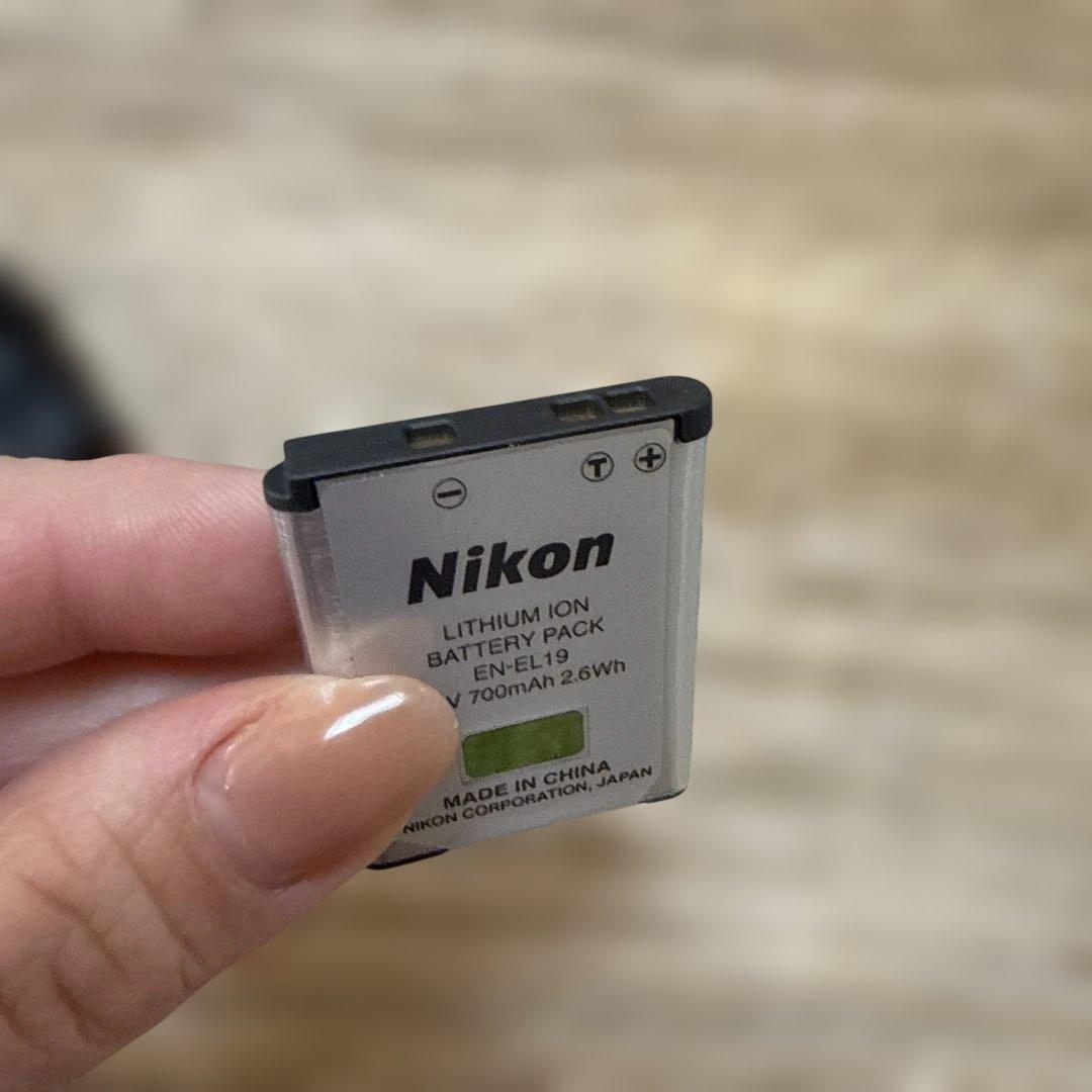 Nikon COOLPIX S3700 コンパクトデジタルカメラ