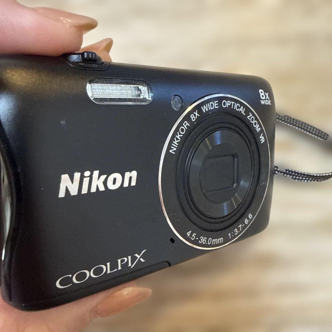 Nikon COOLPIX S3700 コンパクトデジタルカメラ
