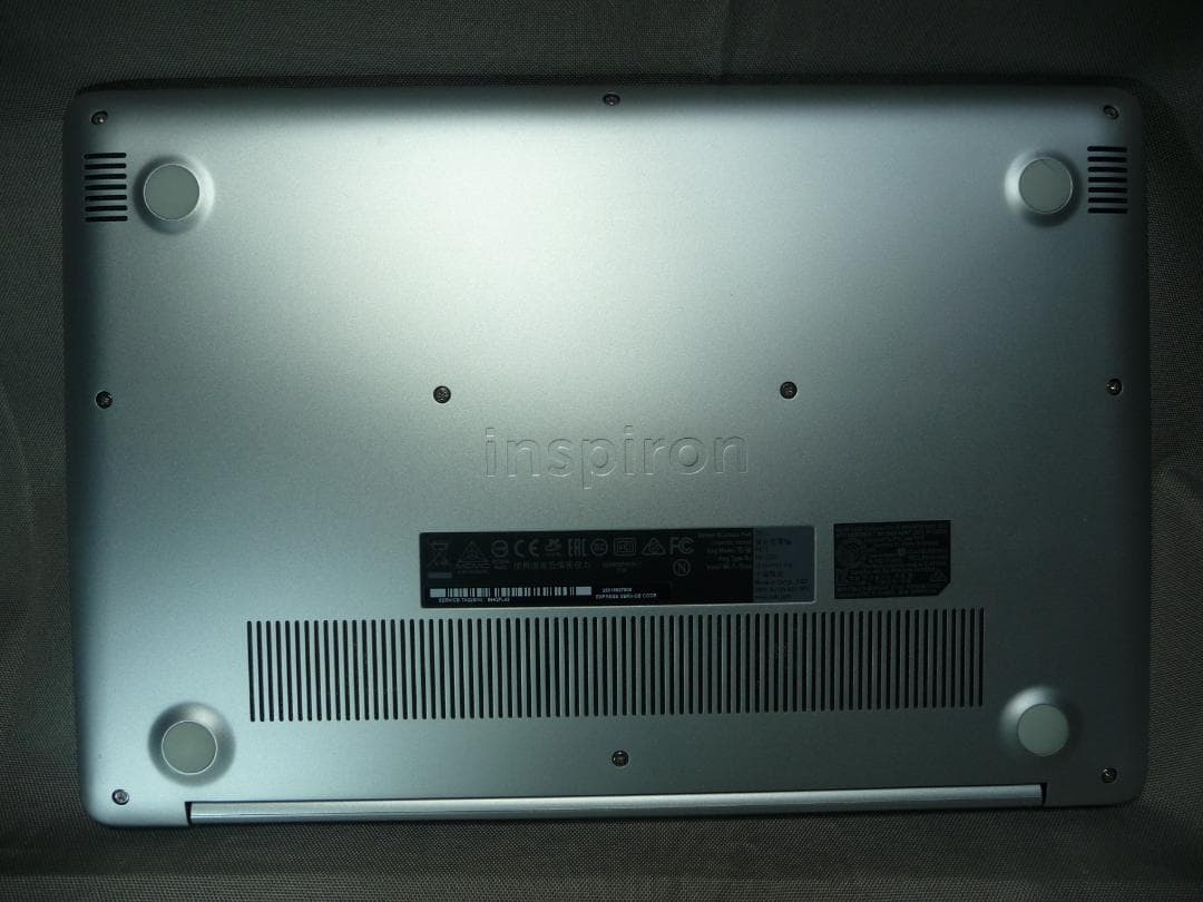 DELL　Inspiron P87G001