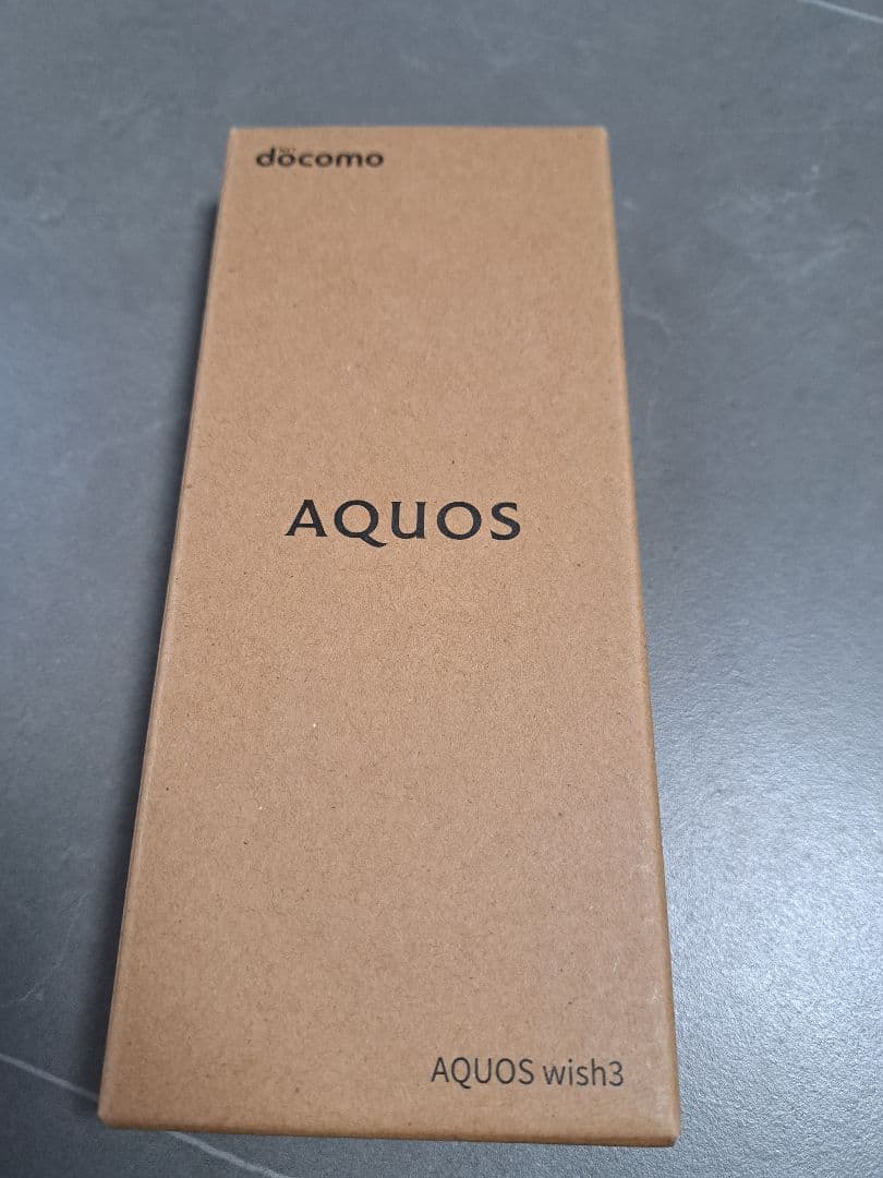 docomo AQUOS wish3 SH-53D　ホワイト