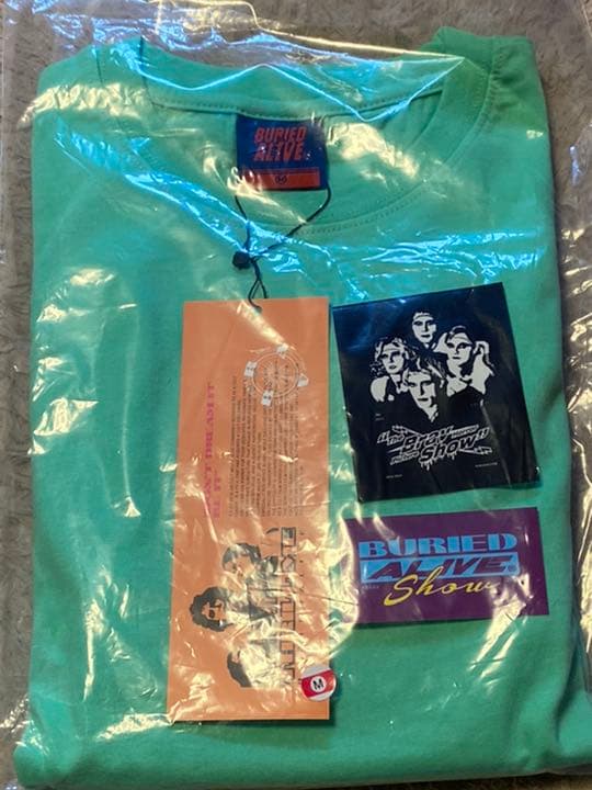 テミン　着用　長袖Tシャツ