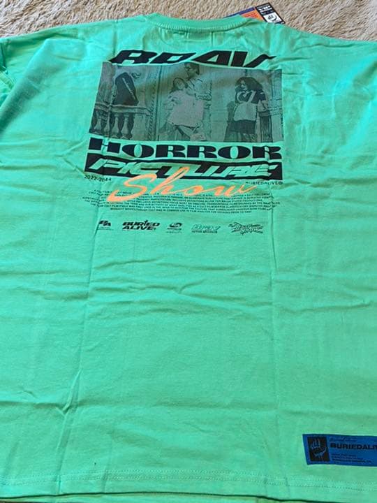 テミン　着用　長袖Tシャツ