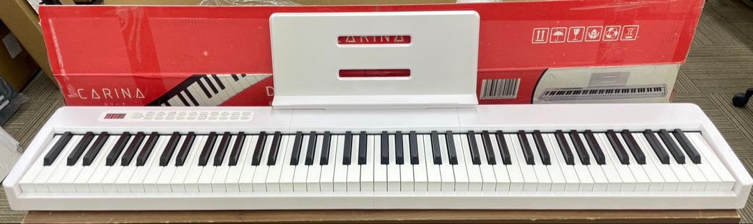 電子ピアノ　88鍵盤　充電タイプ　スリム軽量 ホワイト