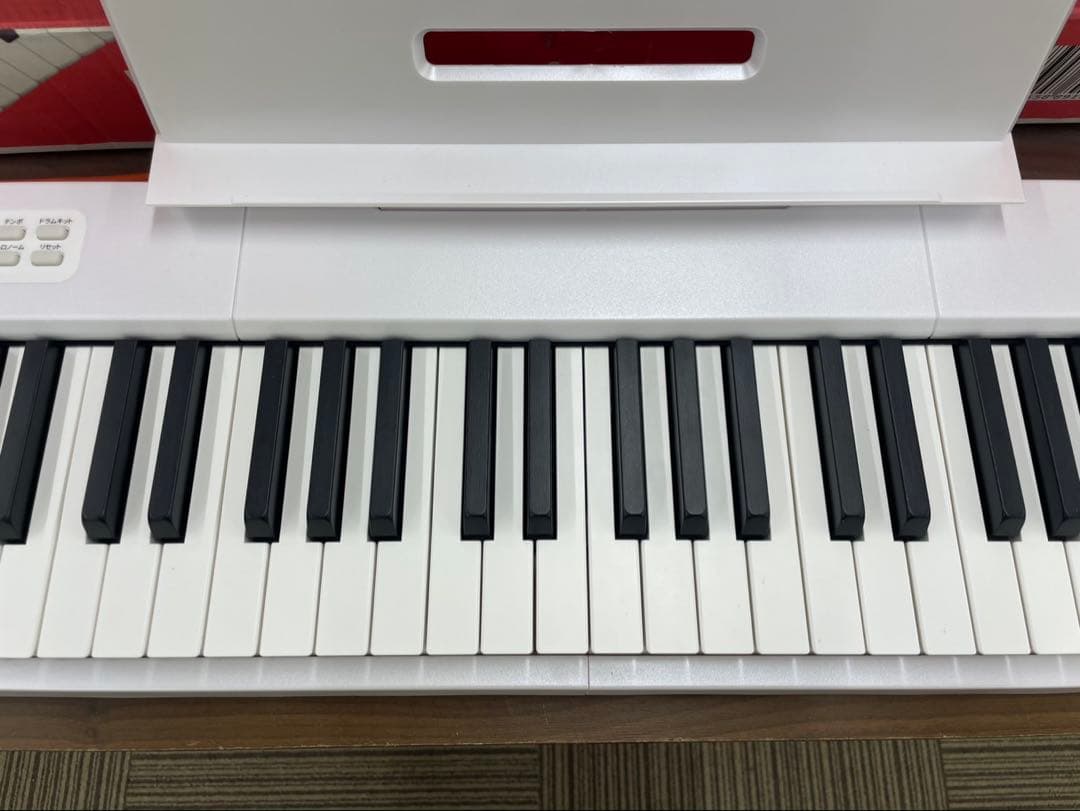 電子ピアノ　88鍵盤　充電タイプ　スリム軽量 ホワイト