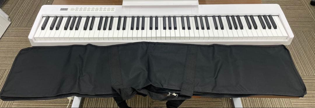 電子ピアノ　88鍵盤　充電タイプ　スリム軽量 ホワイト