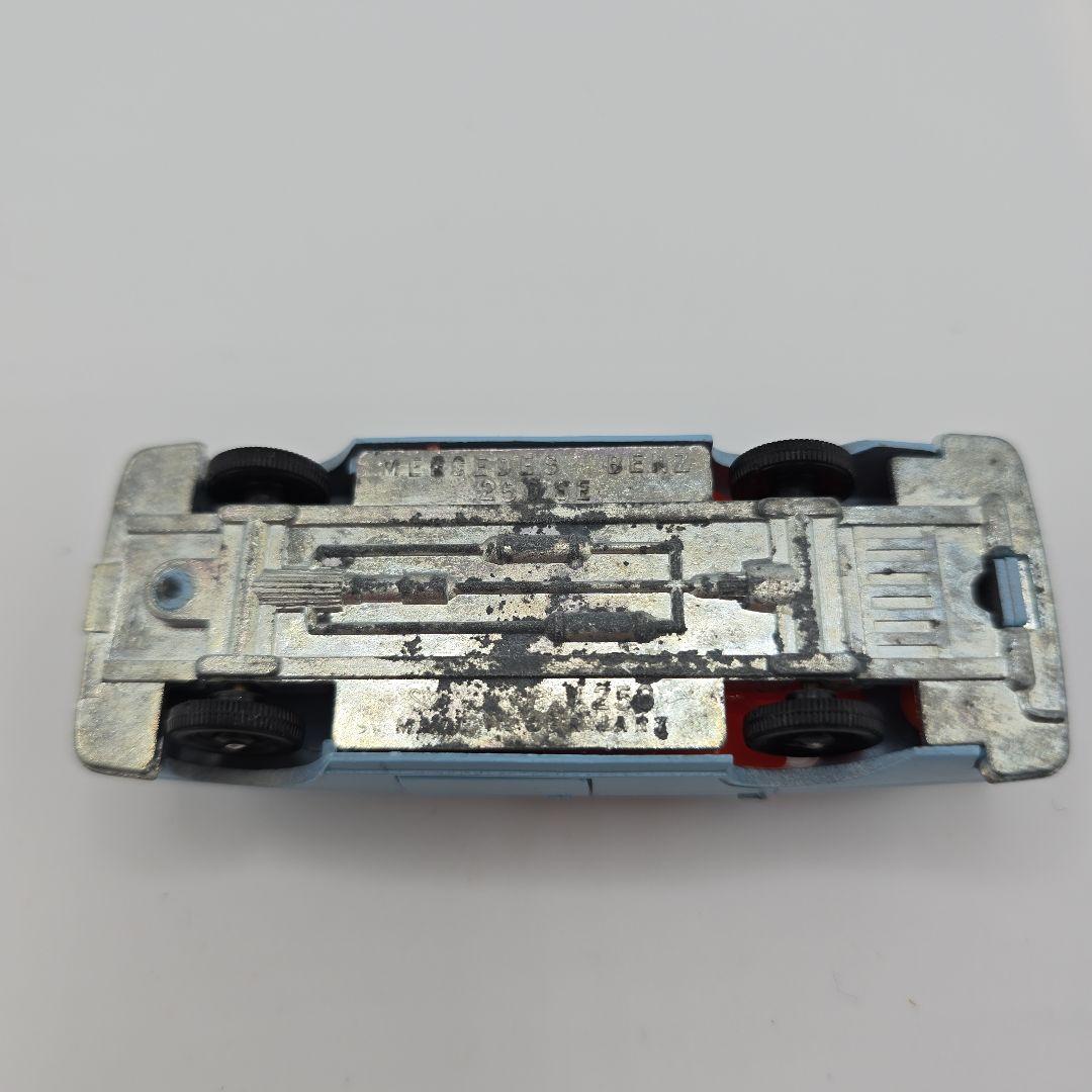 Siku Mercedes 250 ミニカー 水色