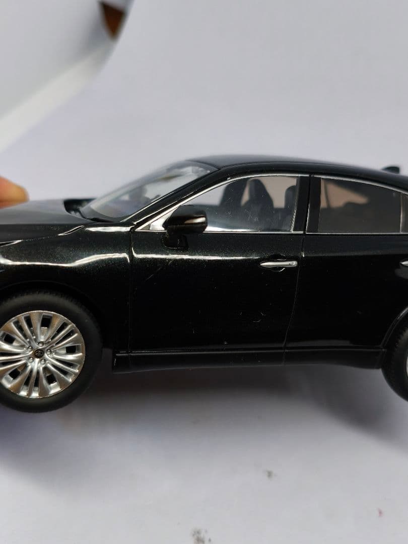 トヨタ ハリアー　カラーサンプル 1/30 黒 ミニカー　非売品