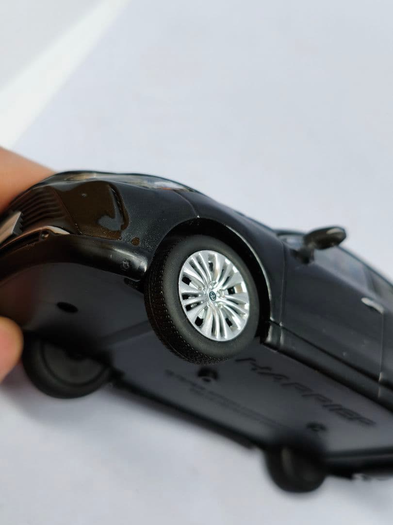 トヨタ ハリアー　カラーサンプル 1/30 黒 ミニカー　非売品