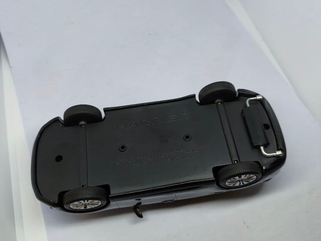 トヨタ ハリアー　カラーサンプル 1/30 黒 ミニカー　非売品