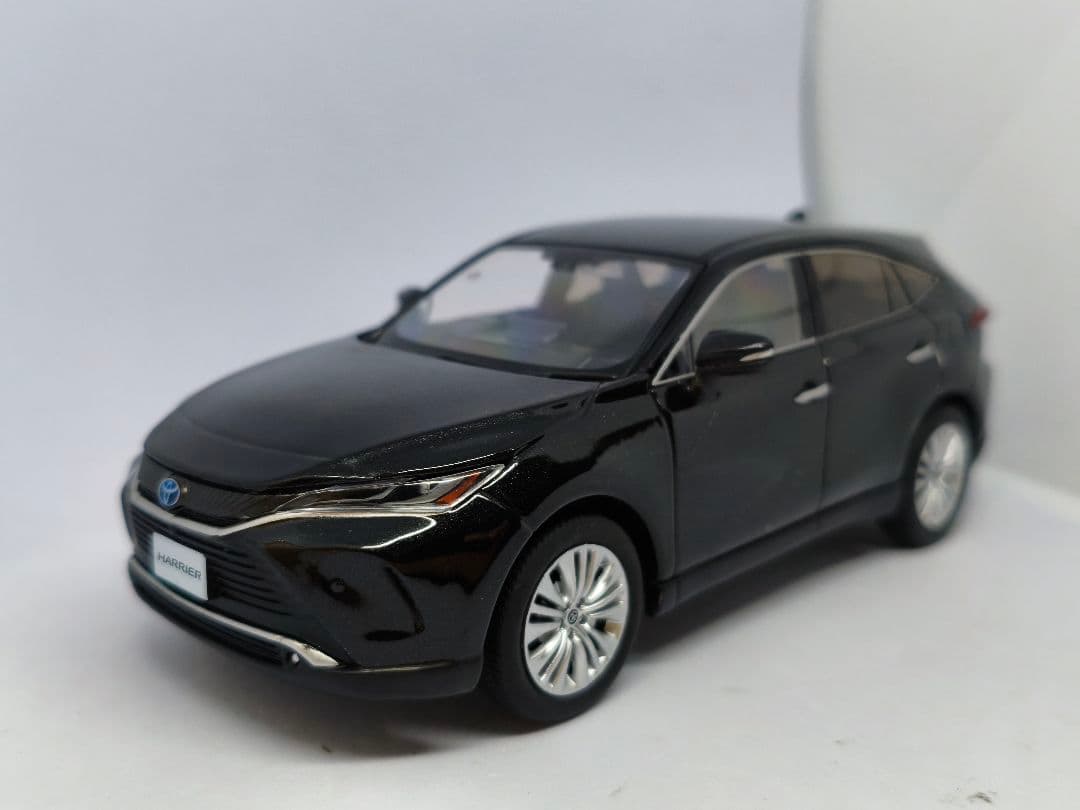 トヨタ ハリアー　カラーサンプル 1/30 黒 ミニカー　非売品