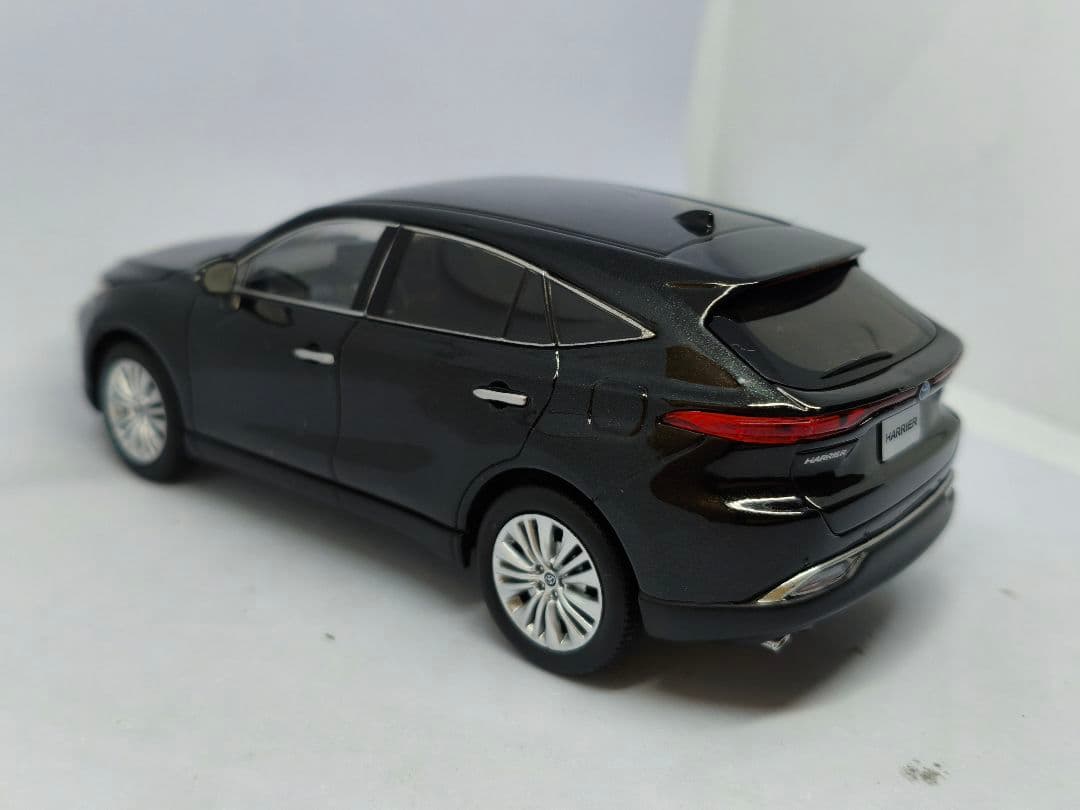 トヨタ ハリアー　カラーサンプル 1/30 黒 ミニカー　非売品