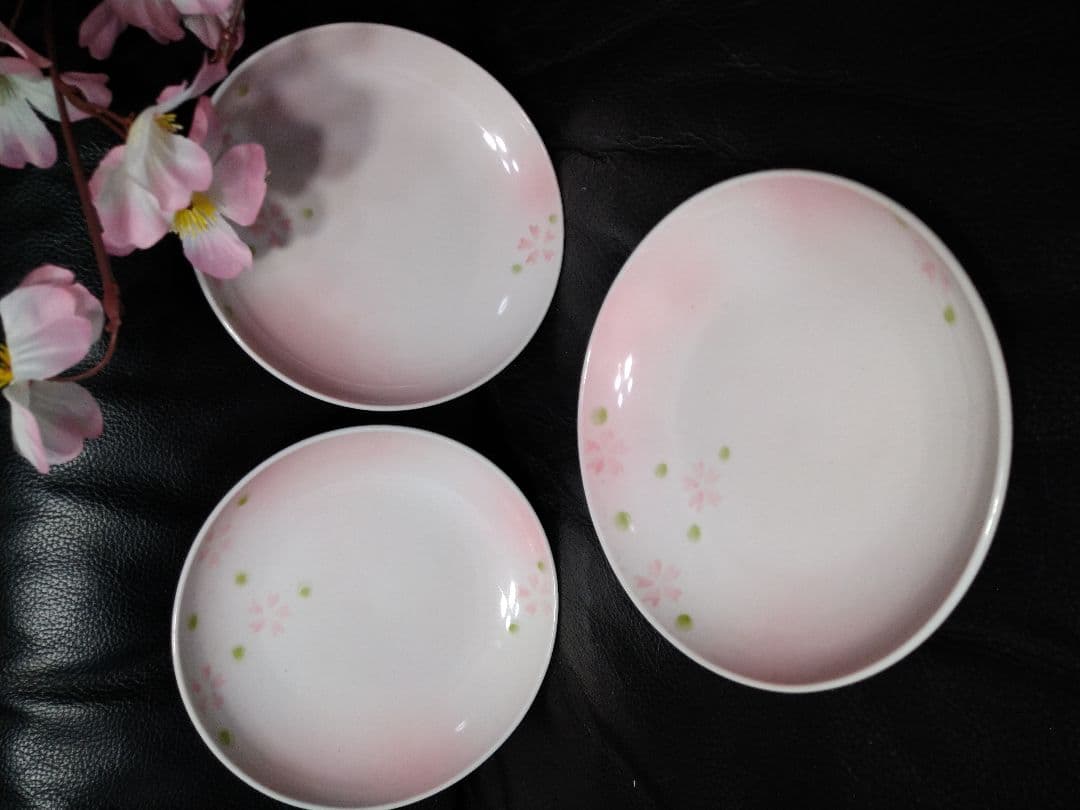 ♦春にお奨め素敵な桜【おもてなし】⬛【有田焼・一峰窯の桜柄平皿】⬛5皿