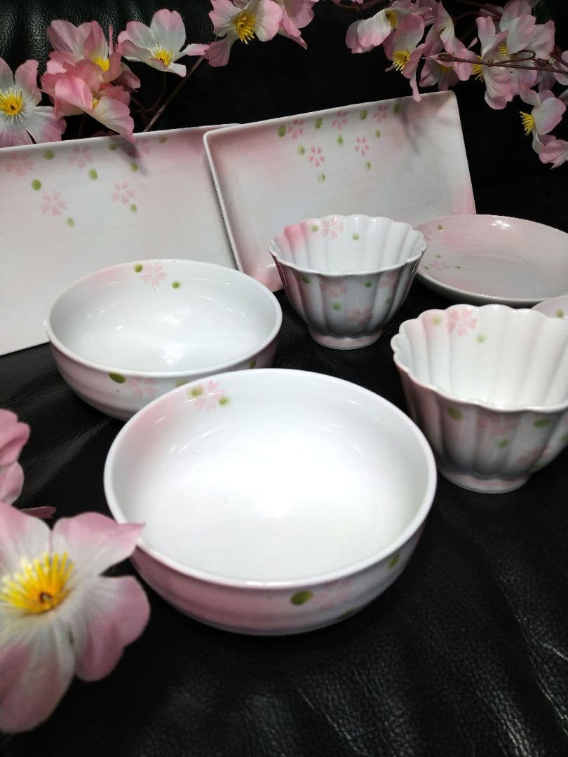 ♦春にお奨め素敵な桜【おもてなし】⬛【有田焼・一峰窯の桜柄平皿】⬛5皿