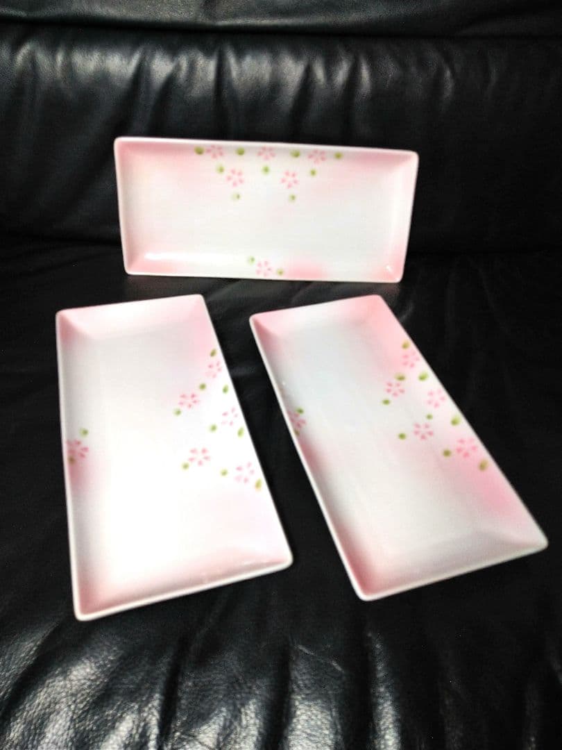 ♦春にお奨め素敵な桜【おもてなし】⬛【有田焼・一峰窯の桜柄平皿】⬛5皿