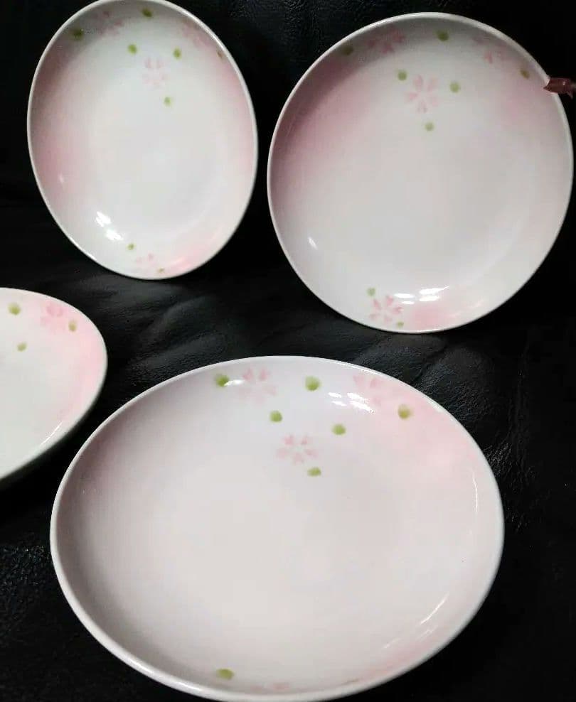 ♦春にお奨め素敵な桜【おもてなし】⬛【有田焼・一峰窯の桜柄平皿】⬛5皿