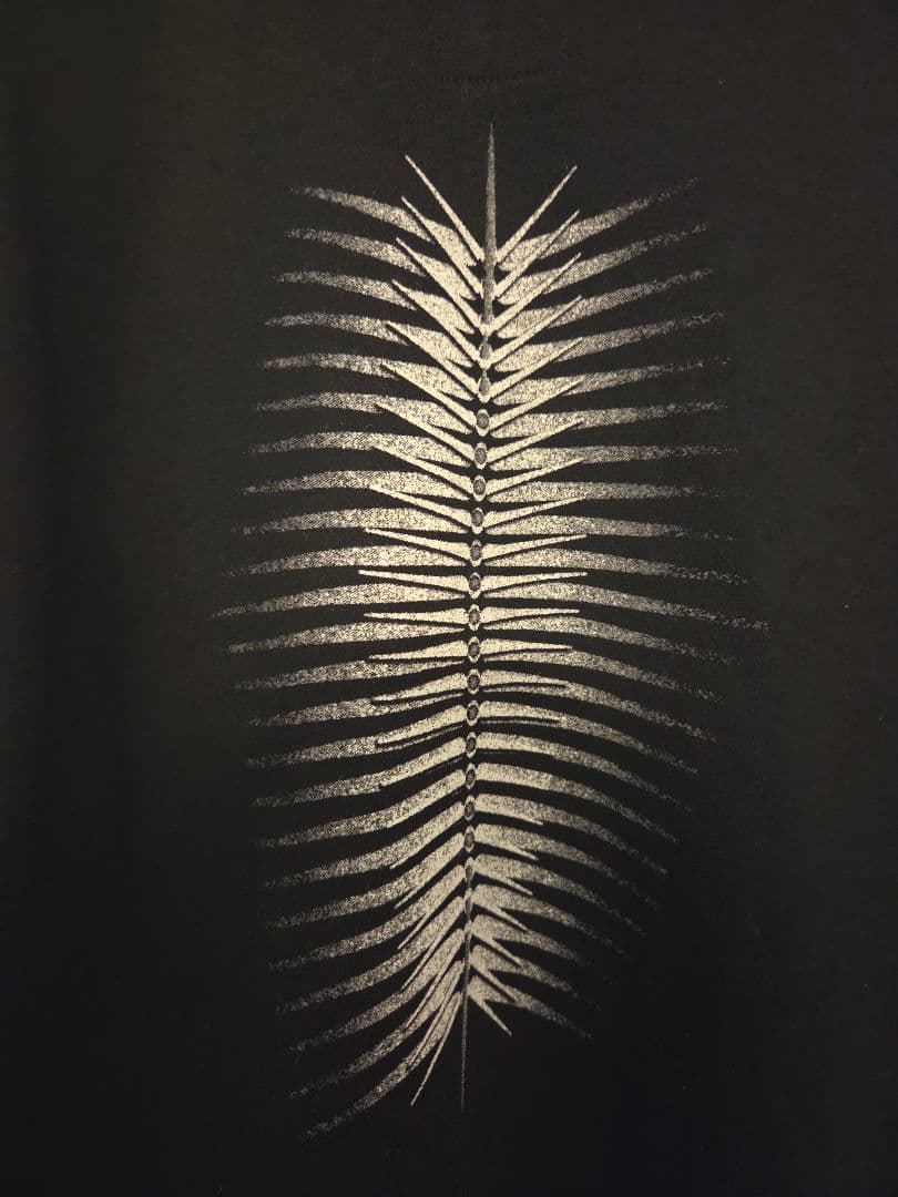 進撃の巨人「終尾の巨人」紐パーカー、黒