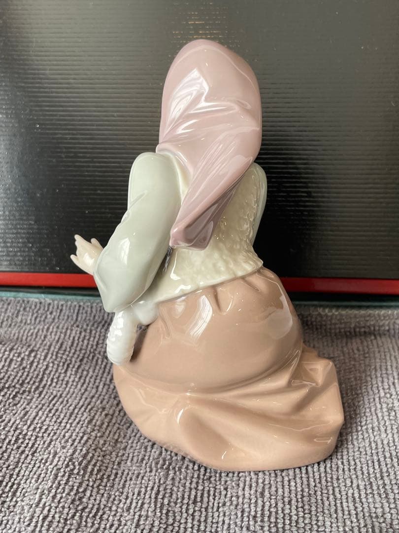 LLADRO リヤドロ 5484 『 羊飼いの少女』