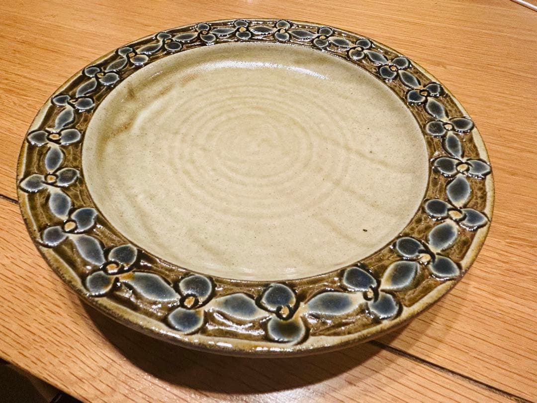 【稀少品⭐︎蛇目なし】陶藝玉城　リム皿　7.5寸　繋ぎ花紋