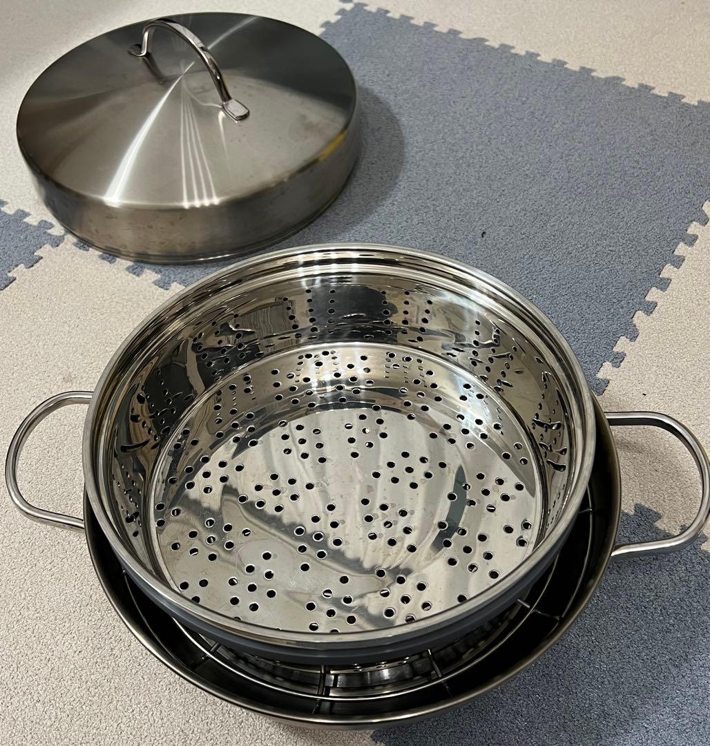 ①ツヴィリングJ.A.ヘンケルス IH対応 ② staub ストウブ 蒸し器
