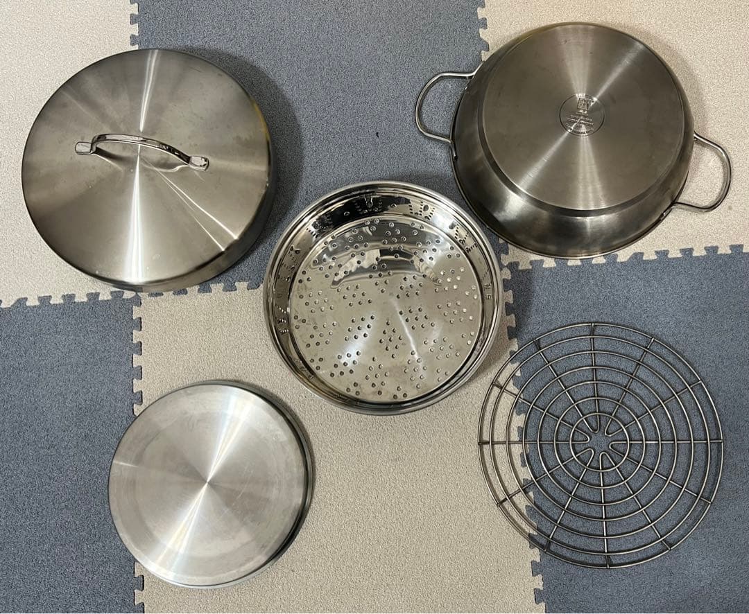 ①ツヴィリングJ.A.ヘンケルス IH対応 ② staub ストウブ 蒸し器