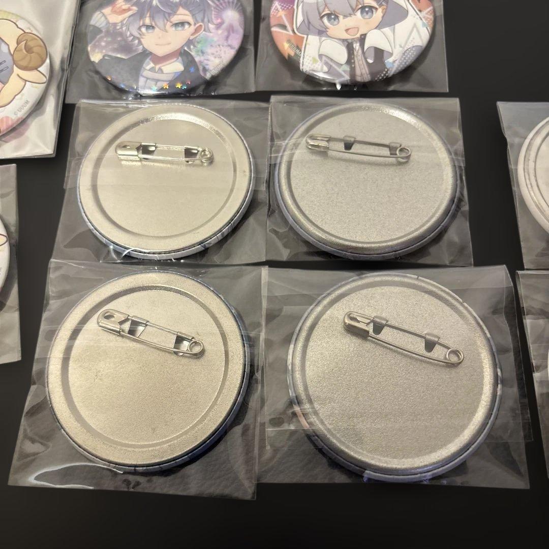 カラフルピーチ　缶バッジ　ヒロくん