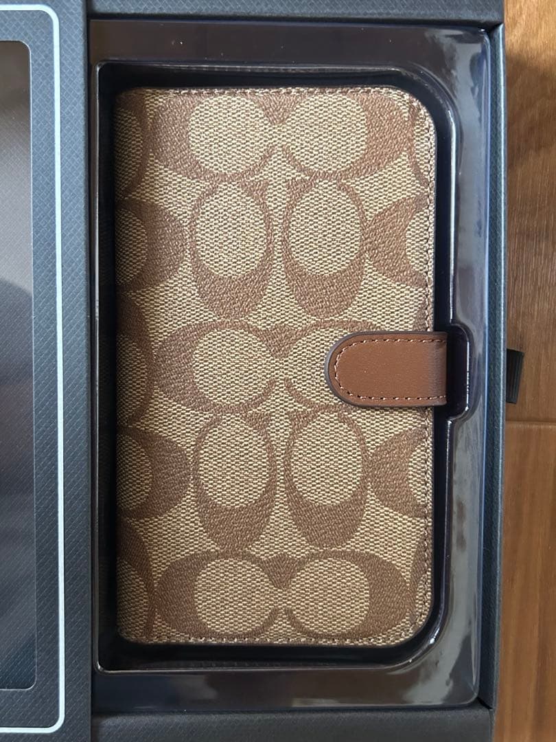 【新品未開封】COACH☆iPhone14PROフォリオ・シグネチャーキャンバス
