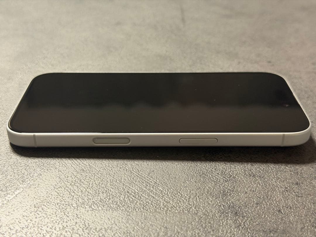 iPhone16 256G SIMフリー 【美品】 元箱・充電コード付