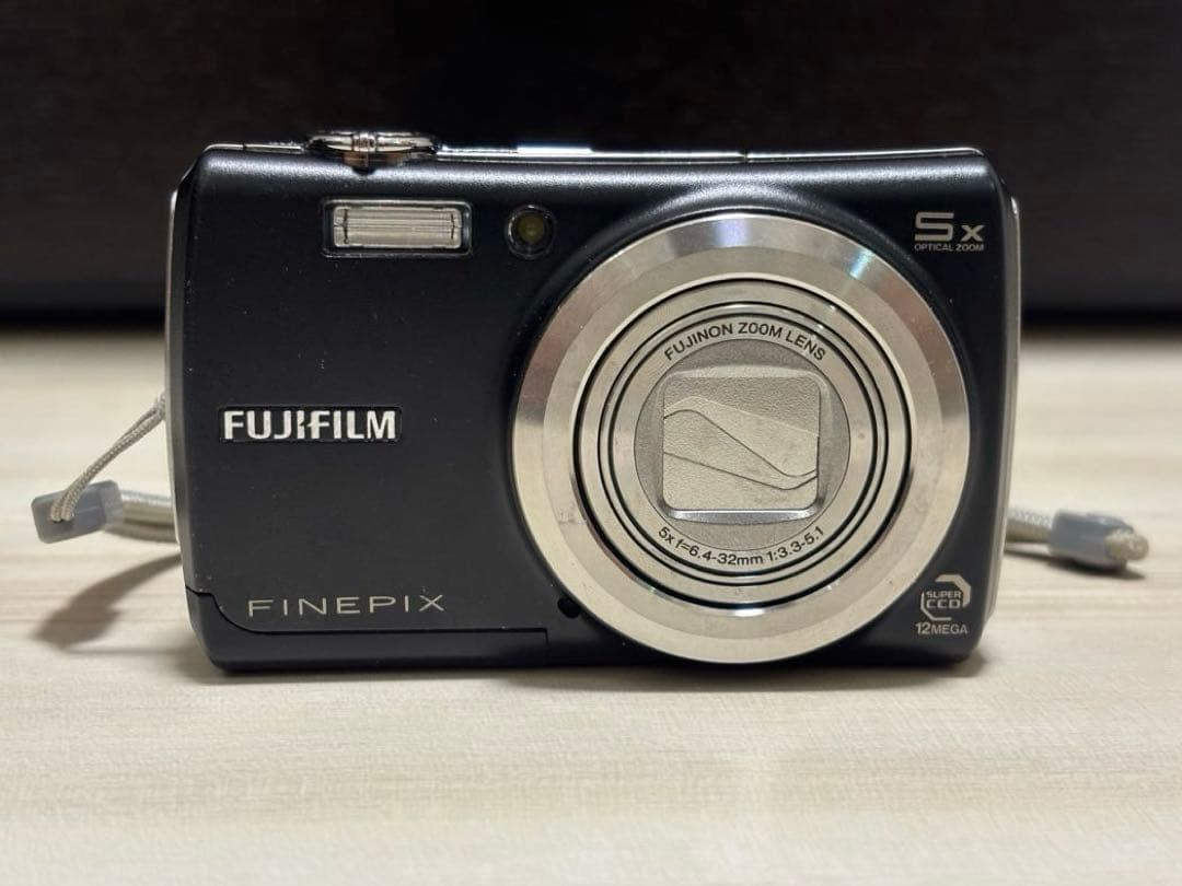 FUJIFILM FINEPIX F100fd ブラック