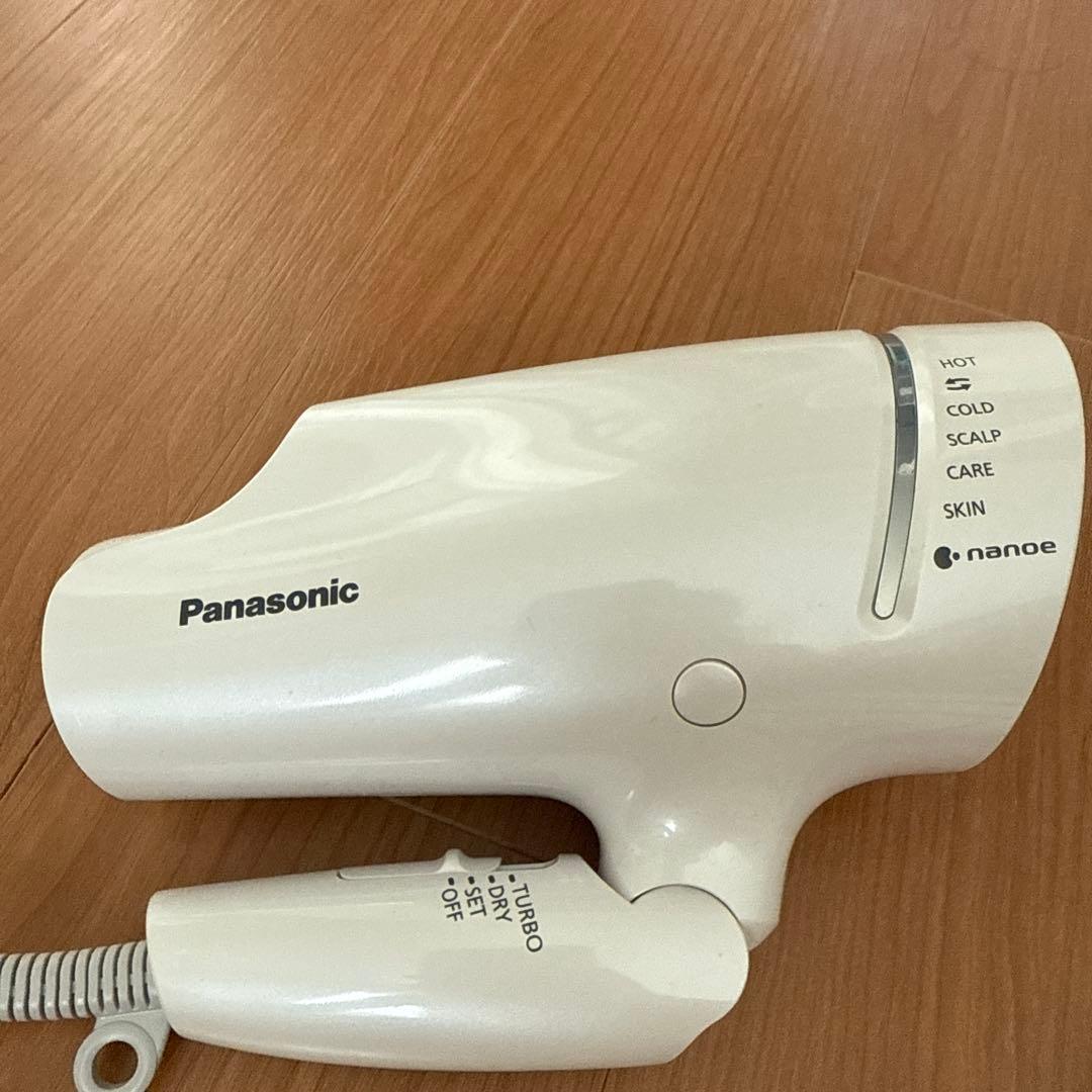美品　Panasonic ナノイー ヘアドライヤー
