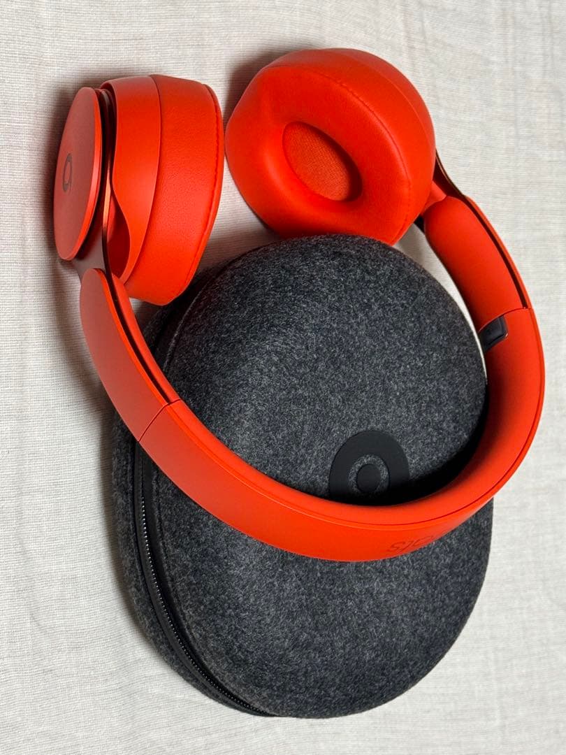 Beats Solo Pro - More Matte Collection 赤