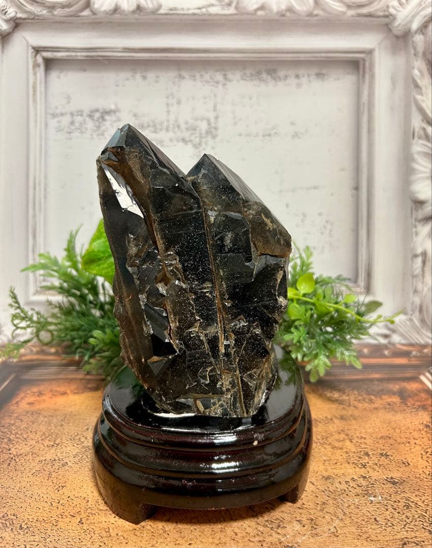 1.1kg ⭐️モリオンクラスター❤︎専用台座 【最強】天然石　浄化　邪鬼　黒水晶⭐️