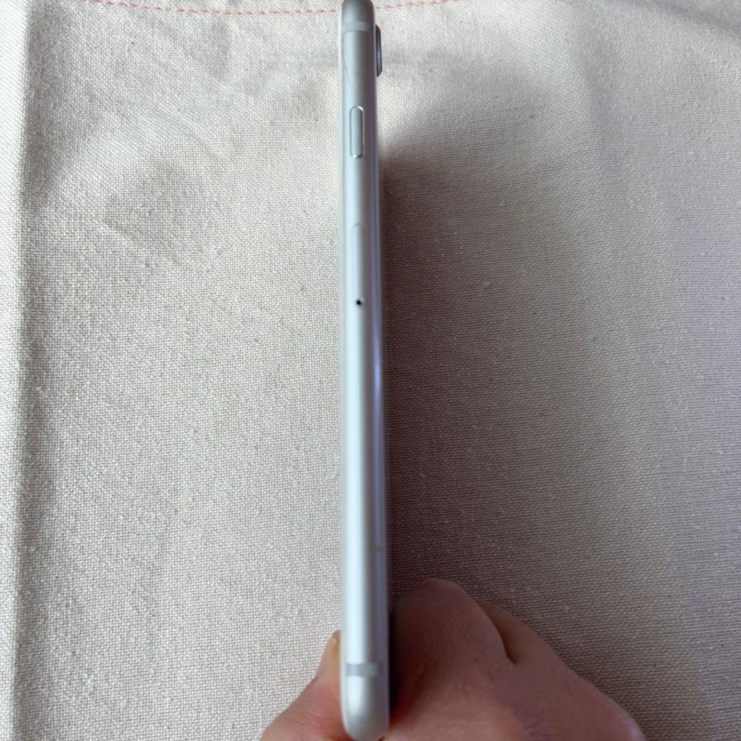 【売り切り】Apple iPhone 8 シルバー 箱付き