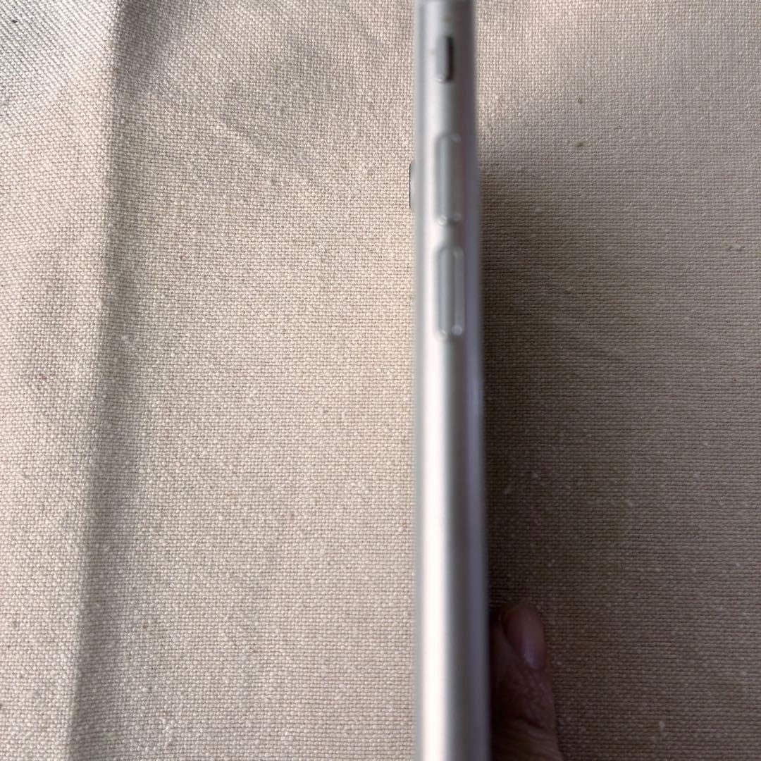 【売り切り】Apple iPhone 8 シルバー 箱付き